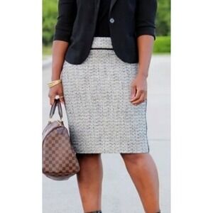 Ann Taylor Tweed Pencil Skirt Black Trim Career Office Wear‎ Size 8